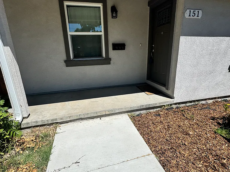 151 Hollywood Ave — Photo 2