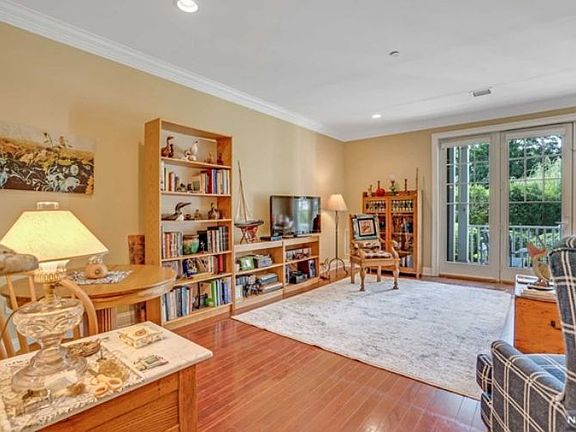 4th image of 5 Tenakill Park Dr #117-1S
