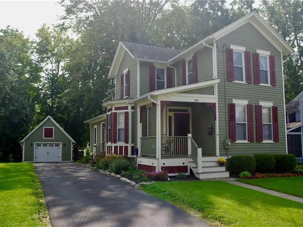 89 W Gibson St, Canandaigua, NY 14424