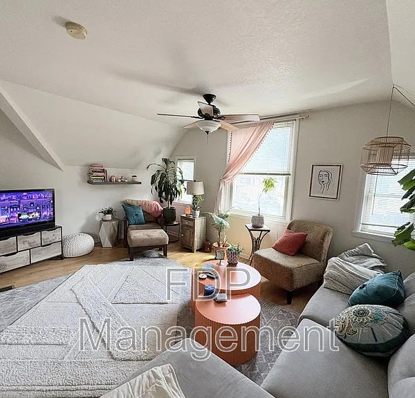 660 East Ave #100B — Photo 2