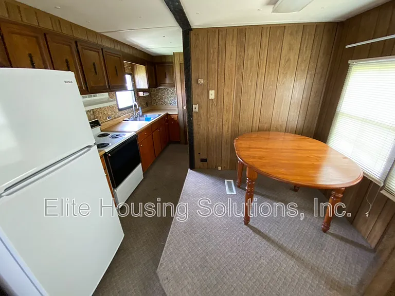 1380 Old Stage Rd #5 — Photo 4