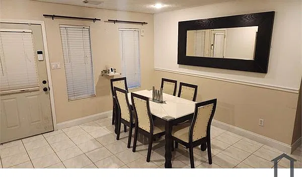 3 bed, 1100 sqft, $2,000 — Photo 1