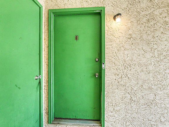 5th image of 11 W Pleasant Ave #11