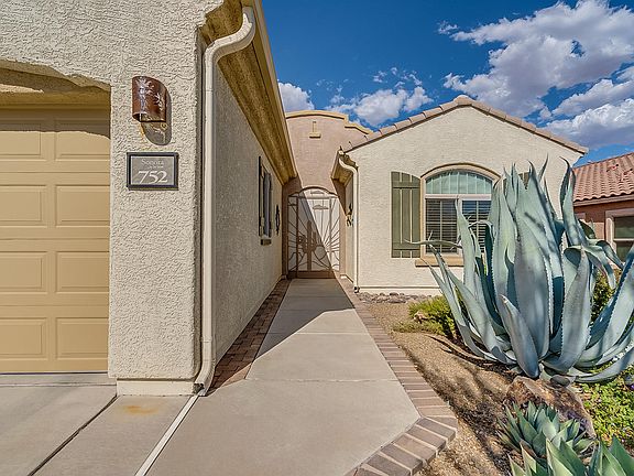 3rd image of 752 W Camino Del Rosal