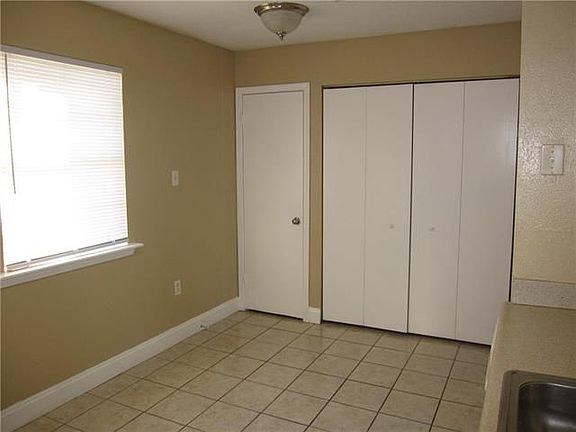 5th image of 46 Dolores Dr