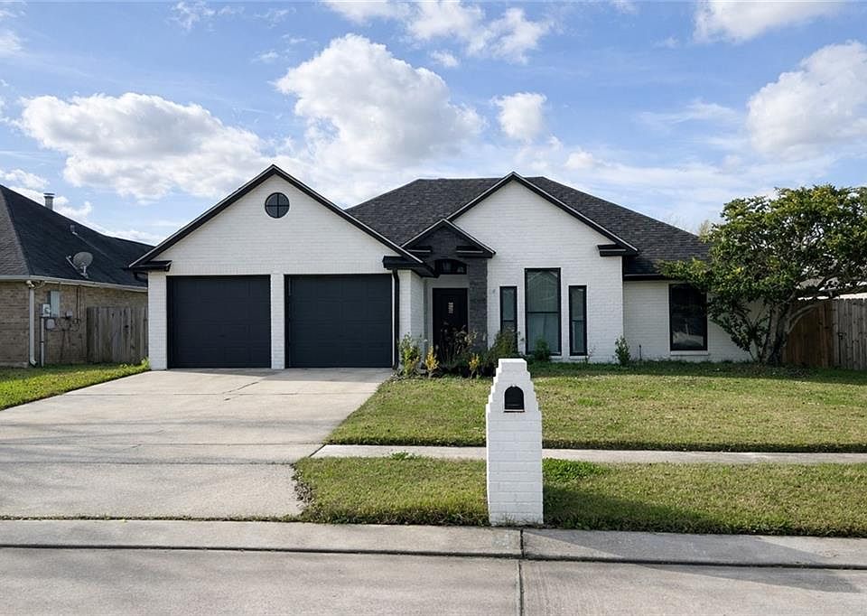 1st image of 33 Sandpiper Dr