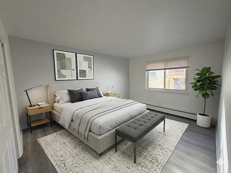 2033 W 111th St #2S — Photo 7