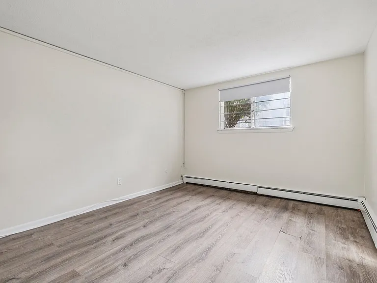 Gardner Street Apartments — Photo 44
