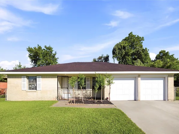 211 Estelle Cir, Texas City, TX 77591