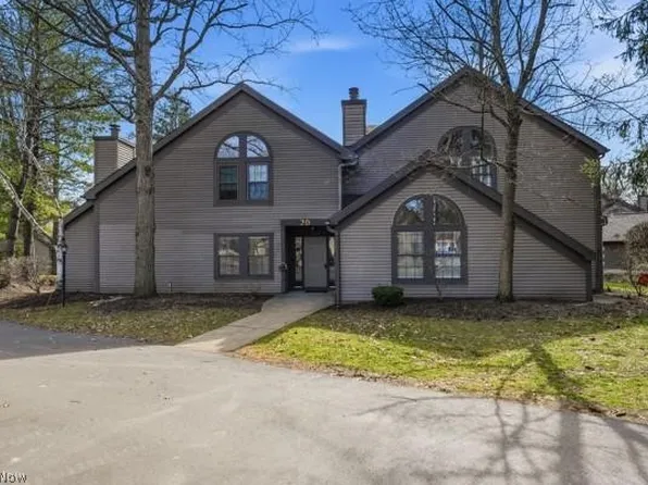 1163 Red Tail Hawk Ct Unit 1, Youngstown, OH 44512