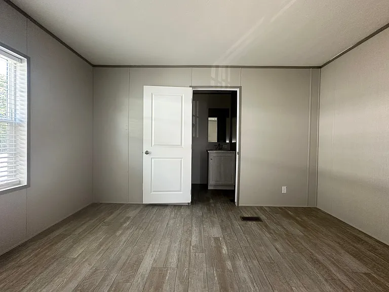 24 Meadowlark Ln — Photo 5