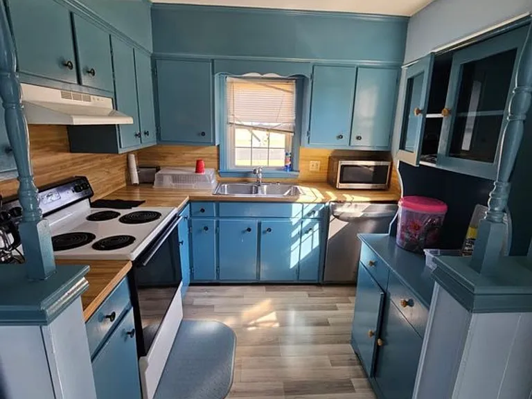 1033 N Main St — Photo 7