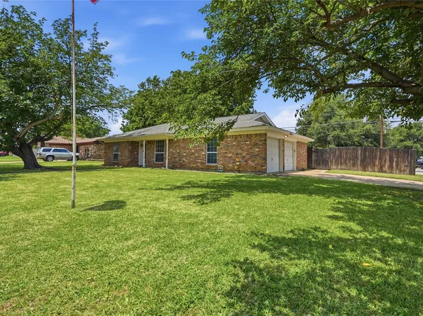 837 Springdale Rd, Bedford, TX 76021