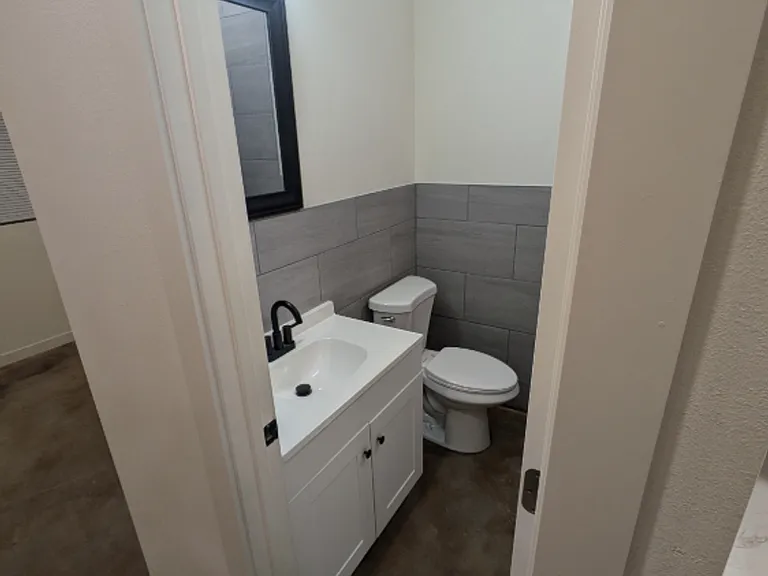 541 W Taylor Ave — Photo 4