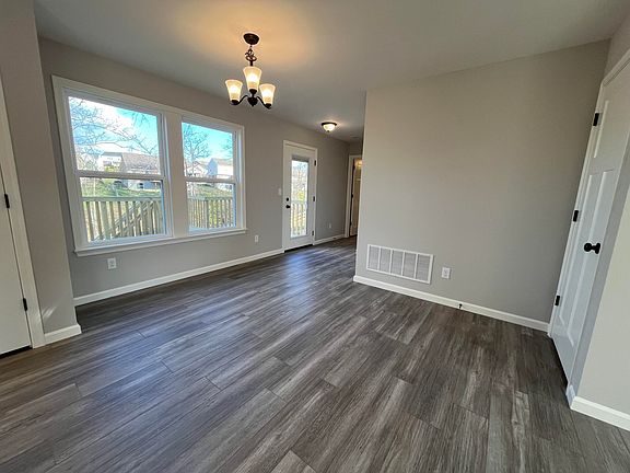 4th image of 2410 Wernz Dr