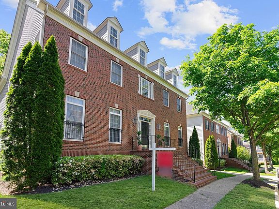 2nd image of 2976 Trousseau Ln