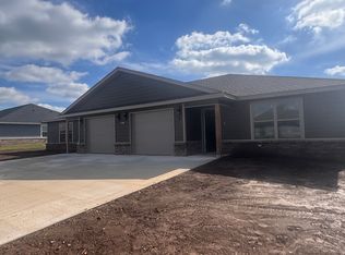 1103 Center Court Cir, Grove, OK 74344