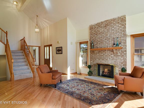 5th image of 728 N Walden Dr