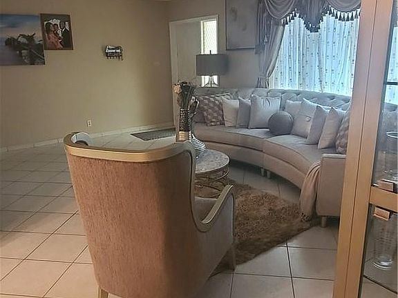 5th image of 8208 NW 57th Place