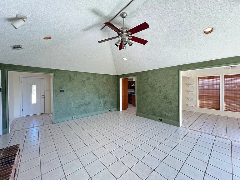 2312 Blue Cypress Dr — Photo 4