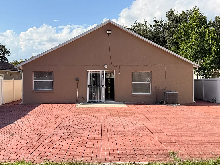1216 Himalayan Ct — Photo 10