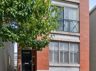 537 N Hartland Ct, Chicago, IL 60622