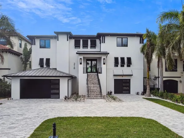 218 Sydney Ln, Redington Shores, FL 33708