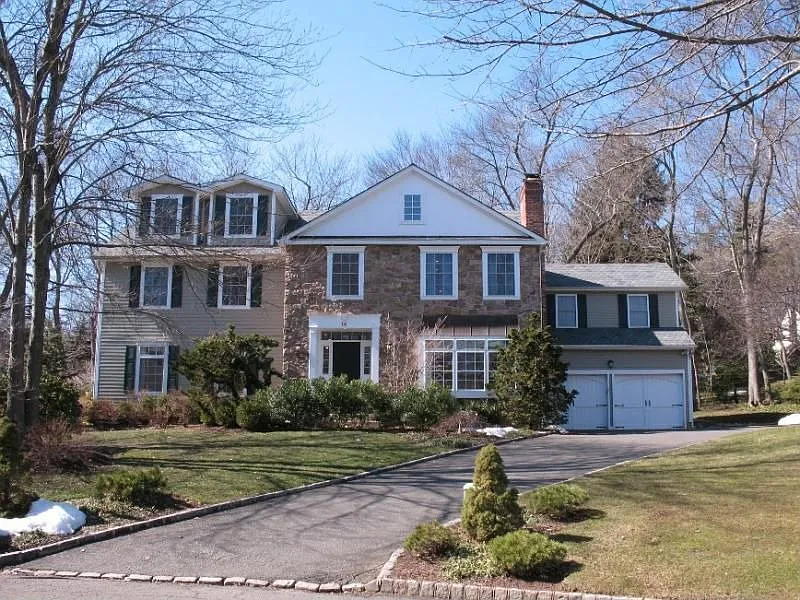14 Settlers Ln photo 1