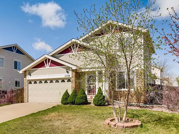 Beautiful curb appeal!