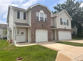 351-353 NE Adams Dairy Pkwy, Blue Springs, MO 64014