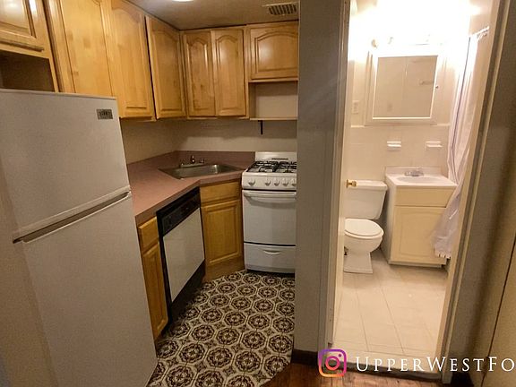 4th image of 9 W 73rd St #F