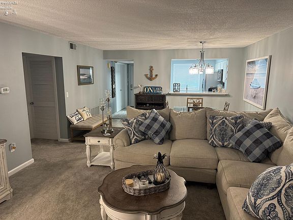 4th image of 43 Marina Point Dr