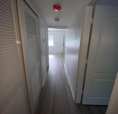 5th image of 1014 NE 9th Ave #2