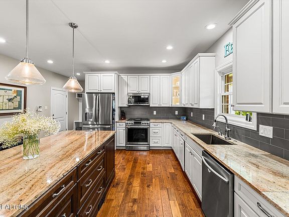 4th image of 650 Winding Creek Way
