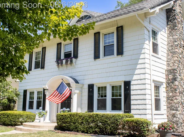 1010 Kensington Ave, Grosse Pointe Park, MI 48230