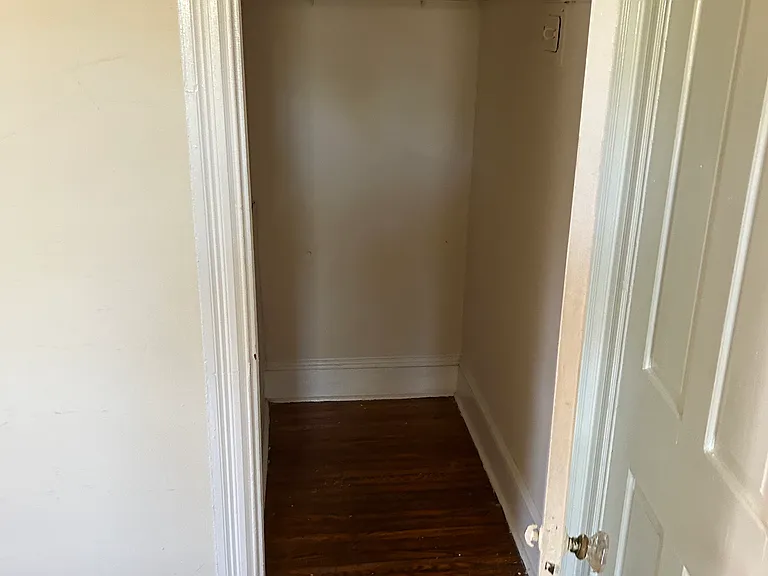 907 S 47th St #3R — Photo 13