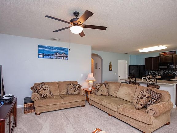 5th image of 225 Lone Dove Ln