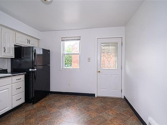 4th image of 807 Lynda Ln