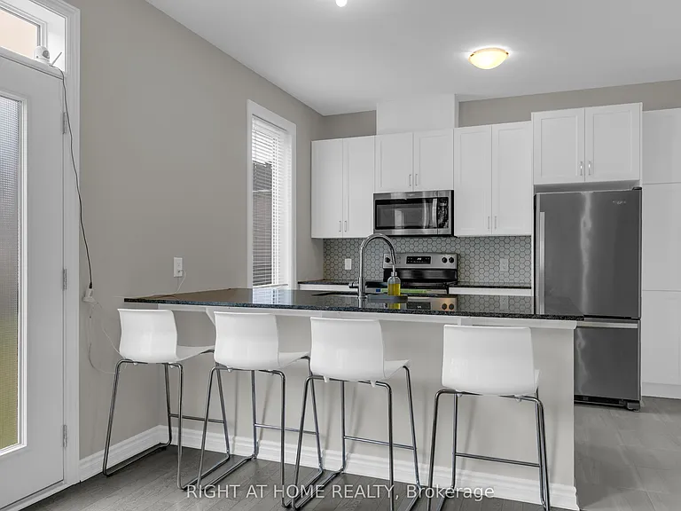 46 Focality Cres — Photo 8
