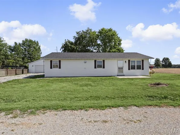 2309 S 6th St, Fayetteville, IL 62258