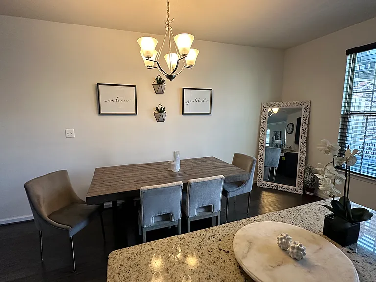1734 E Eager St — Photo 1