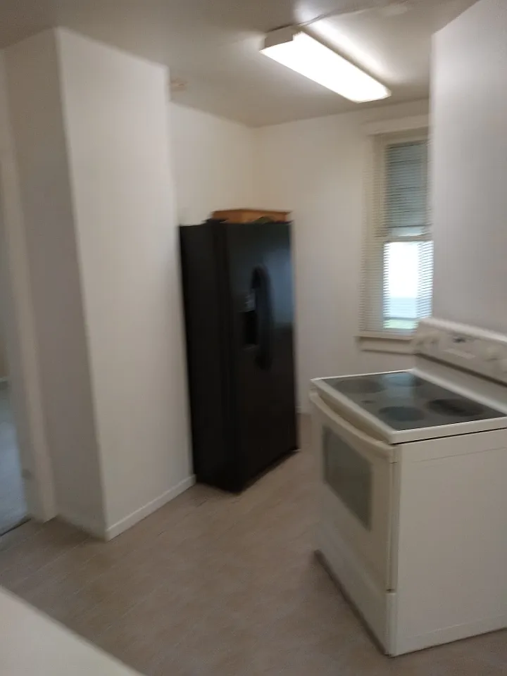 205 S Locust Ave — Photo 4