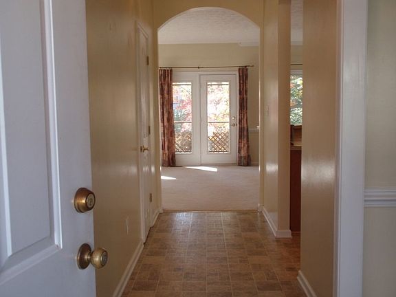 3rd image of 239 Southlake Pl