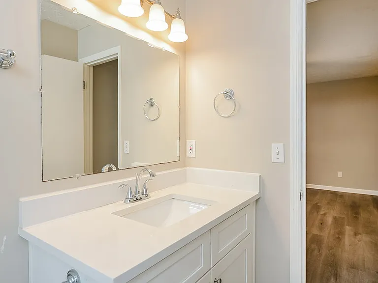 3824 Princess Ct — Photo 12