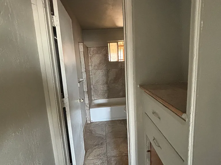 2327 E 24th St #1 — Photo 7