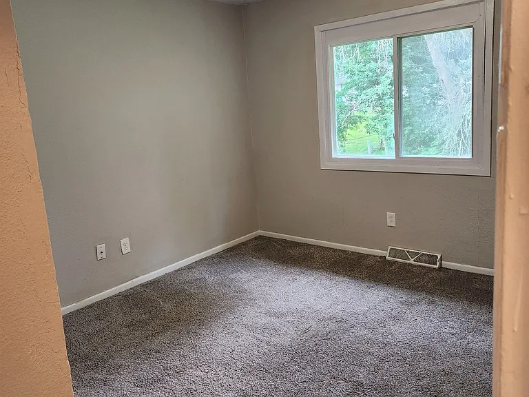 315 E Watrous Ave #317 — Photo 6