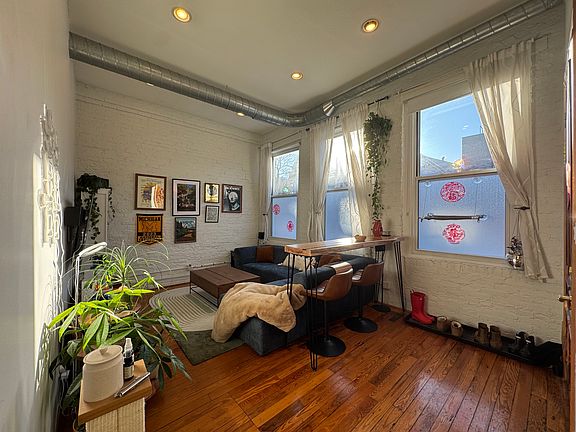 2nd image of 1737 N Campbell Ave #1S