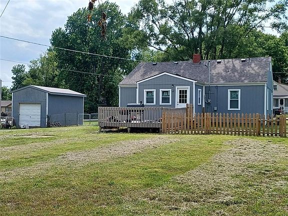 2nd image of 2131 S 38th St