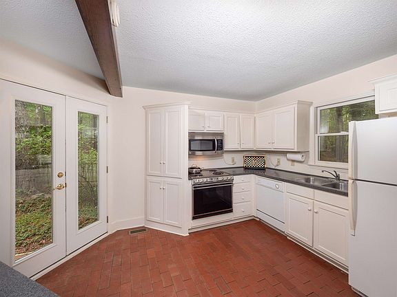 3rd image of 2200 Arthur Minnis Rd