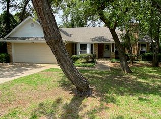 204 Bremen Dr, Hurst, TX 76054